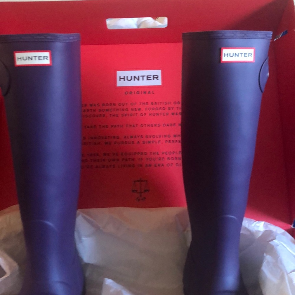 Brand new tall hunter boots - Picture 4 of 8